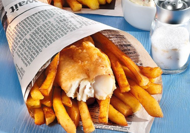 Fisch und Chips mit Picadillysauce
